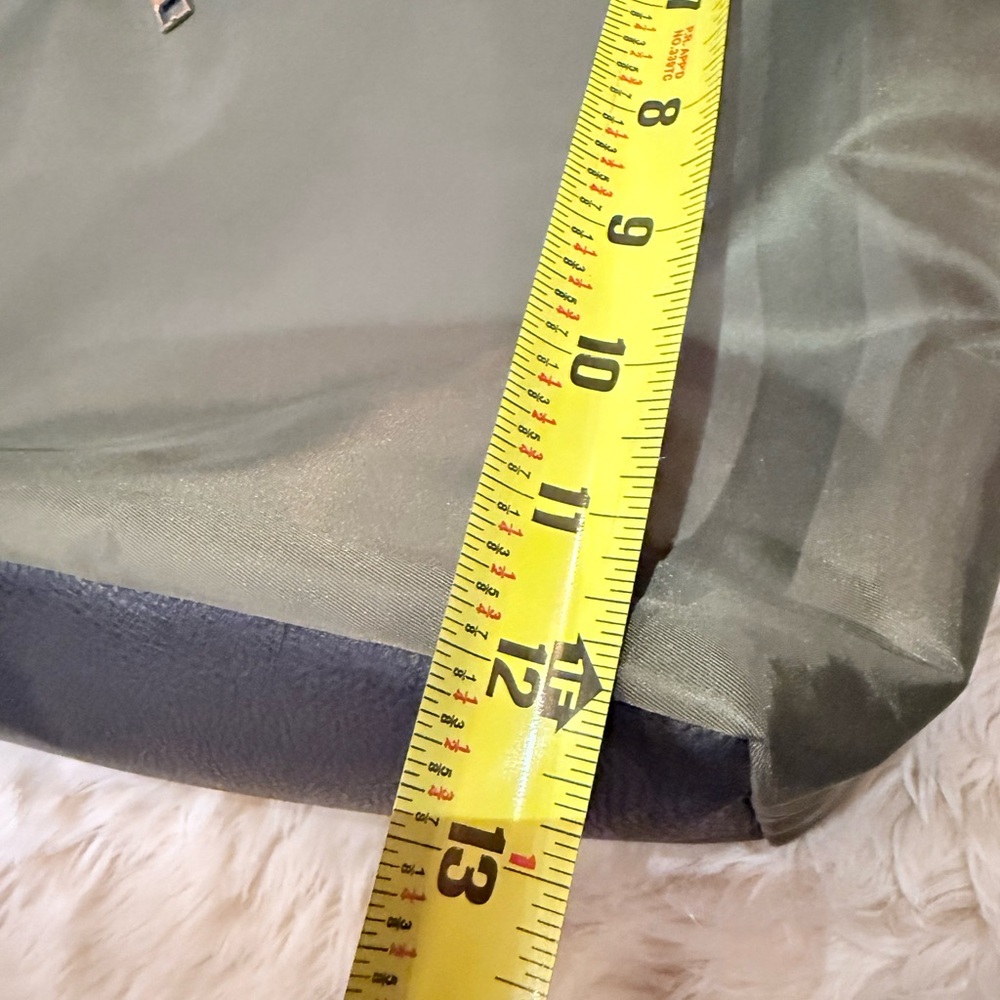 Gloria Vanderbilt Olive Tote with Black Straps - Picture 6 of 6